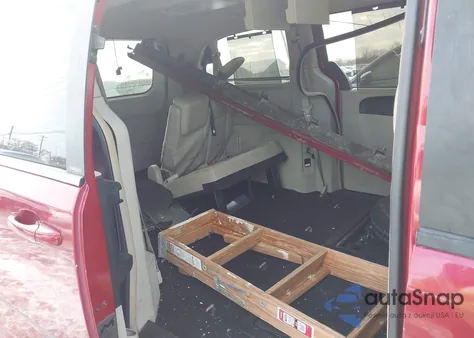 2013 Chrysler Town & Country Touring z USA, uszkodzony, nr VIN 2C4RC1BG7DR559734